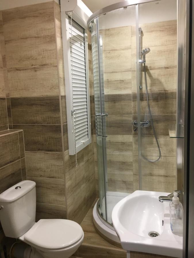 Lovely Studio Apartment Нове-Замки Екстер'єр фото